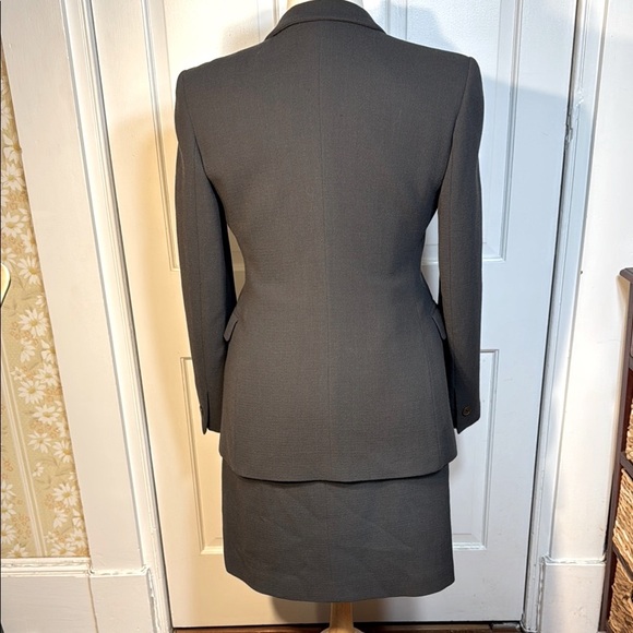 Vintage EUC Emporio Armani Beautifully Embellished Gray/Blue Suit Jacket/Skirt 🤩 - Picture 2 of 16